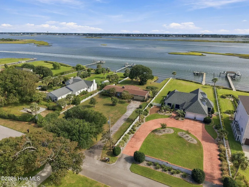 563 Neptune Drive Cape Carteret, NC 28584