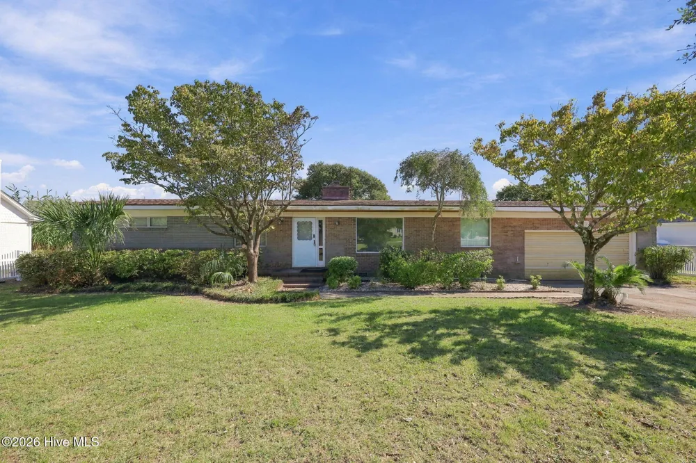 563 Neptune Drive Cape Carteret, NC 28584