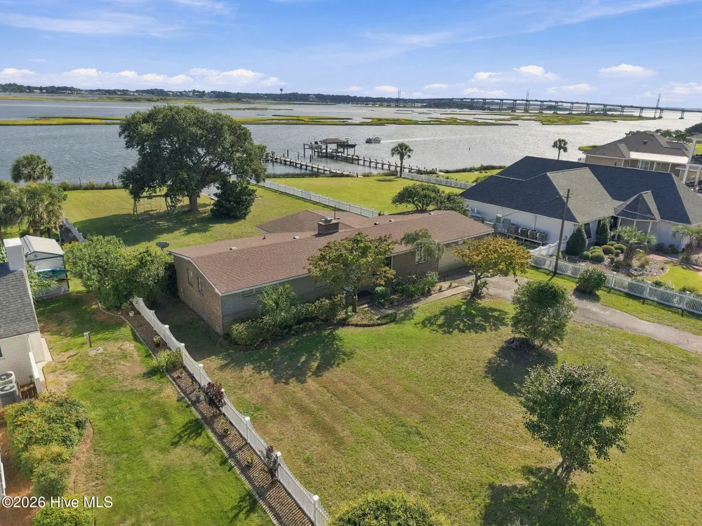 563 Neptune Drive Cape Carteret, NC 28584