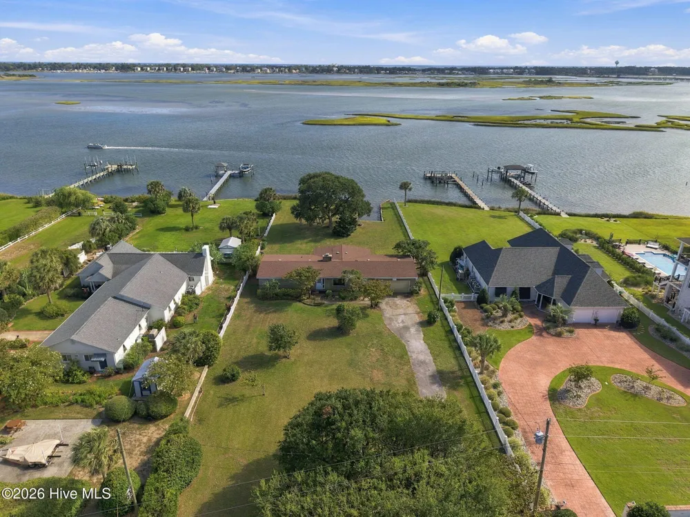 563 Neptune Drive Cape Carteret, NC 28584