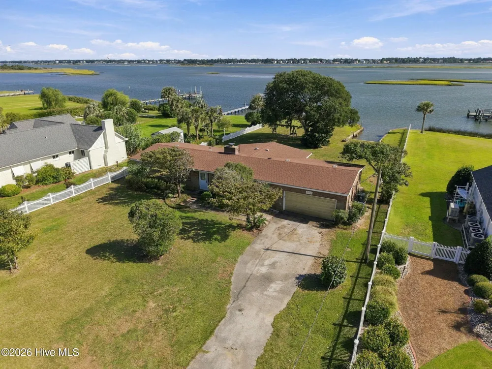 563 Neptune Drive Cape Carteret, NC 28584