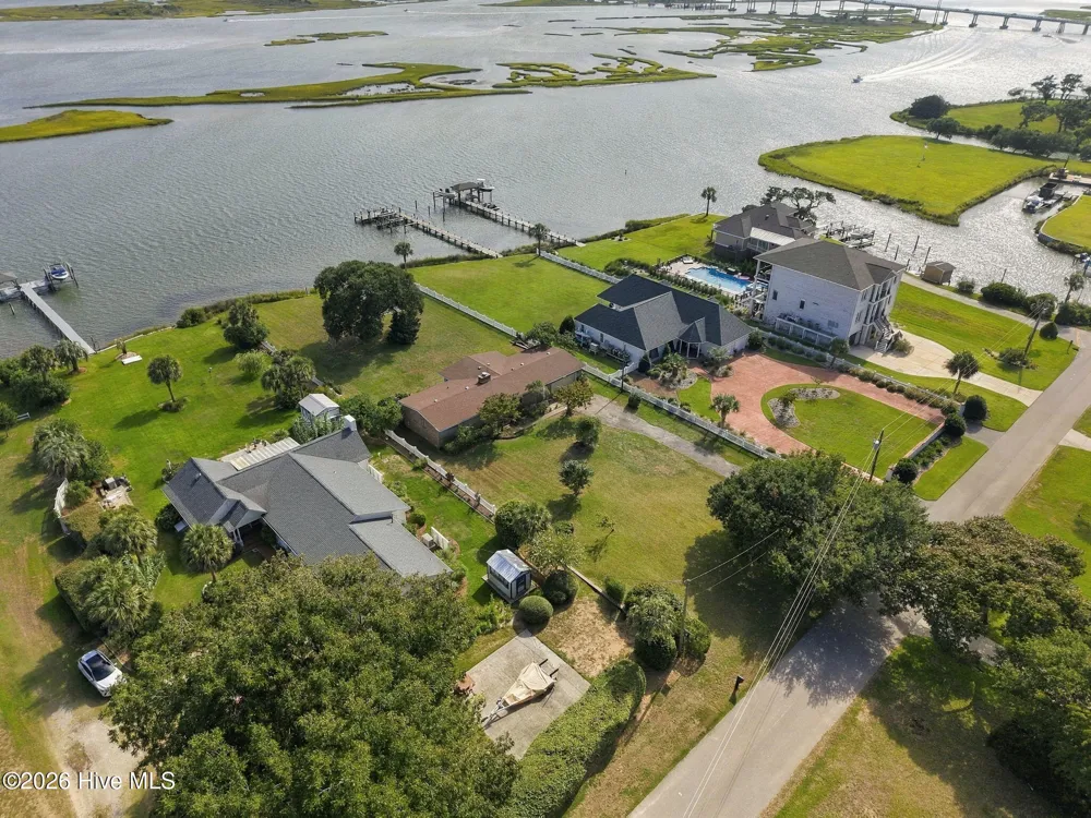 563 Neptune Drive Cape Carteret, NC 28584