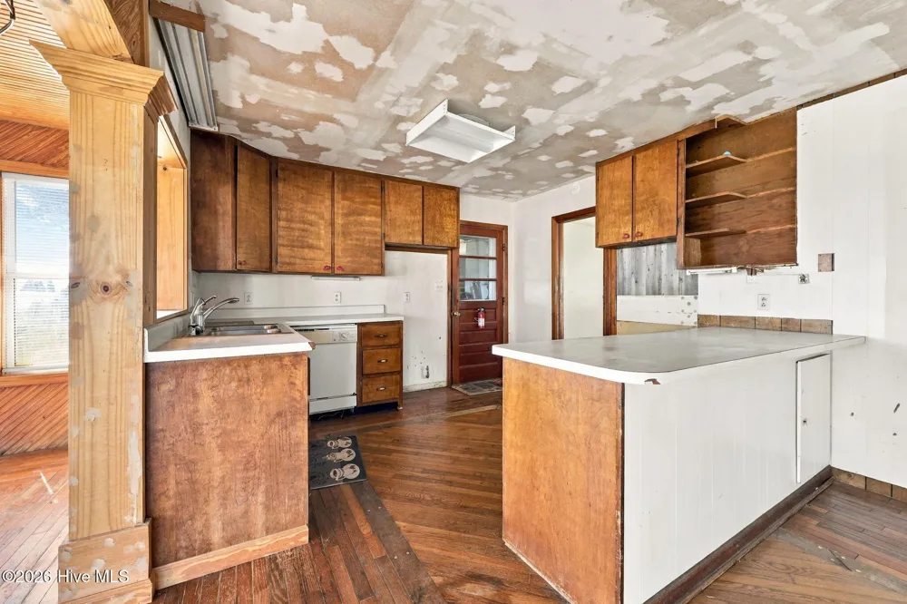 563 Neptune Drive Cape Carteret, NC 28584