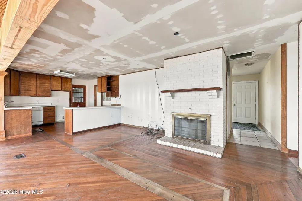 563 Neptune Drive Cape Carteret, NC 28584