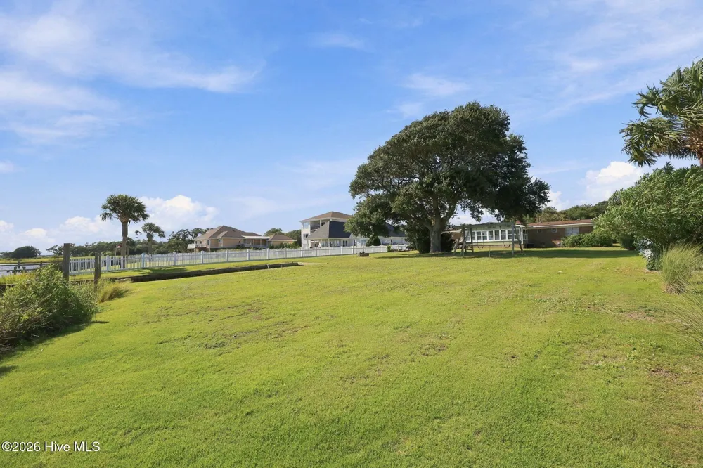 563 Neptune Drive Cape Carteret, NC 28584