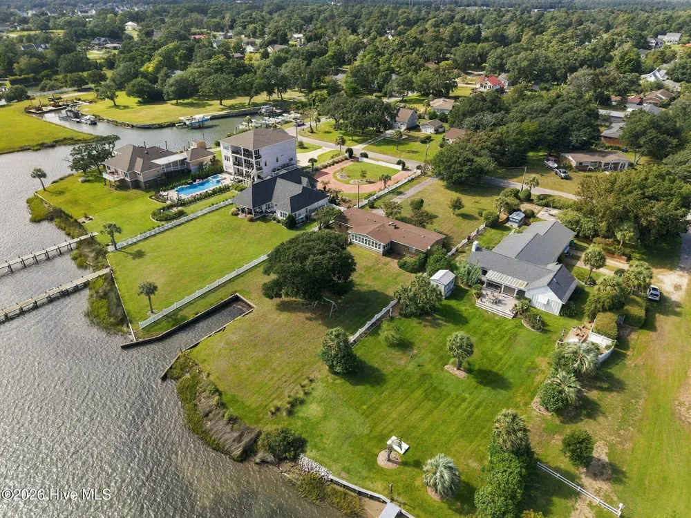 563 Neptune Drive Cape Carteret, NC 28584