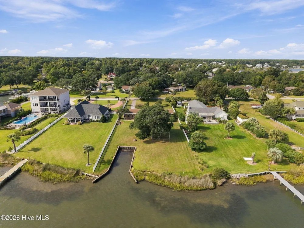 563 Neptune Drive Cape Carteret, NC 28584