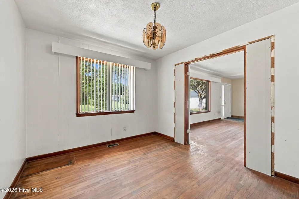 563 Neptune Drive Cape Carteret, NC 28584