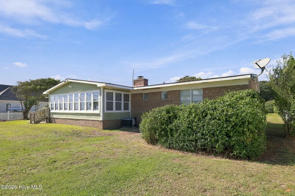 563 Neptune Drive Cape Carteret, NC 28584