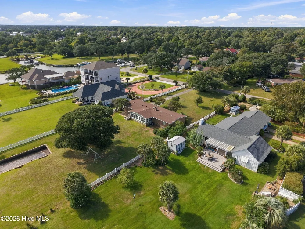 563 Neptune Drive Cape Carteret, NC 28584