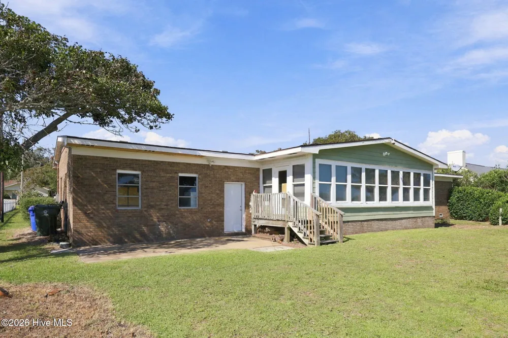 563 Neptune Drive Cape Carteret, NC 28584