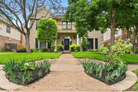 6112 Oliver Loving Trail