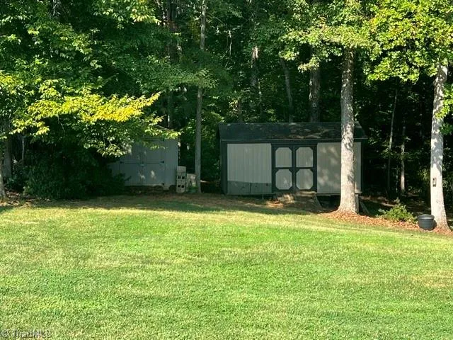 9285 Center Grove Church Road Clemmons, NC 27012