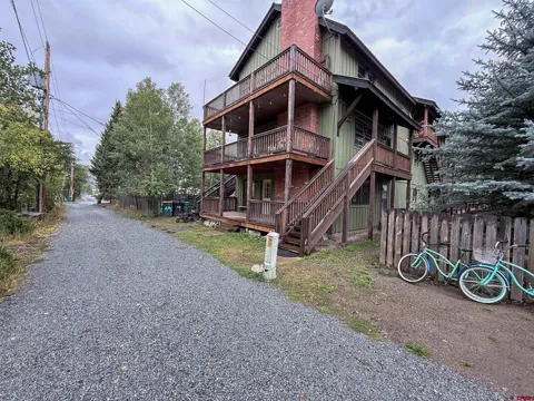 421 Whiterock Avenue #2