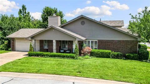 2 S Prairie Dunes Drive