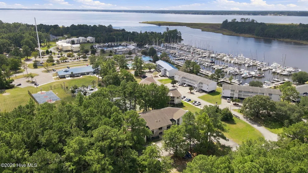 6229 Harbourside Drive New Bern, NC 28560