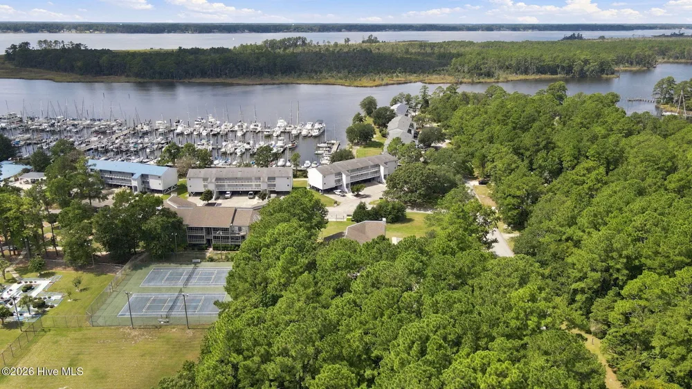 6229 Harbourside Drive New Bern, NC 28560