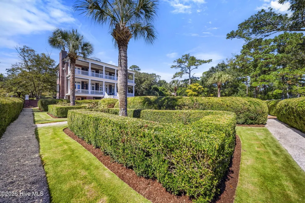 7903 Masonboro Sound Road Wilmington, NC 28409