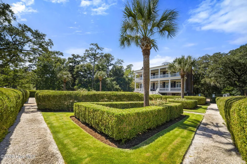 7903 Masonboro Sound Road Wilmington, NC 28409