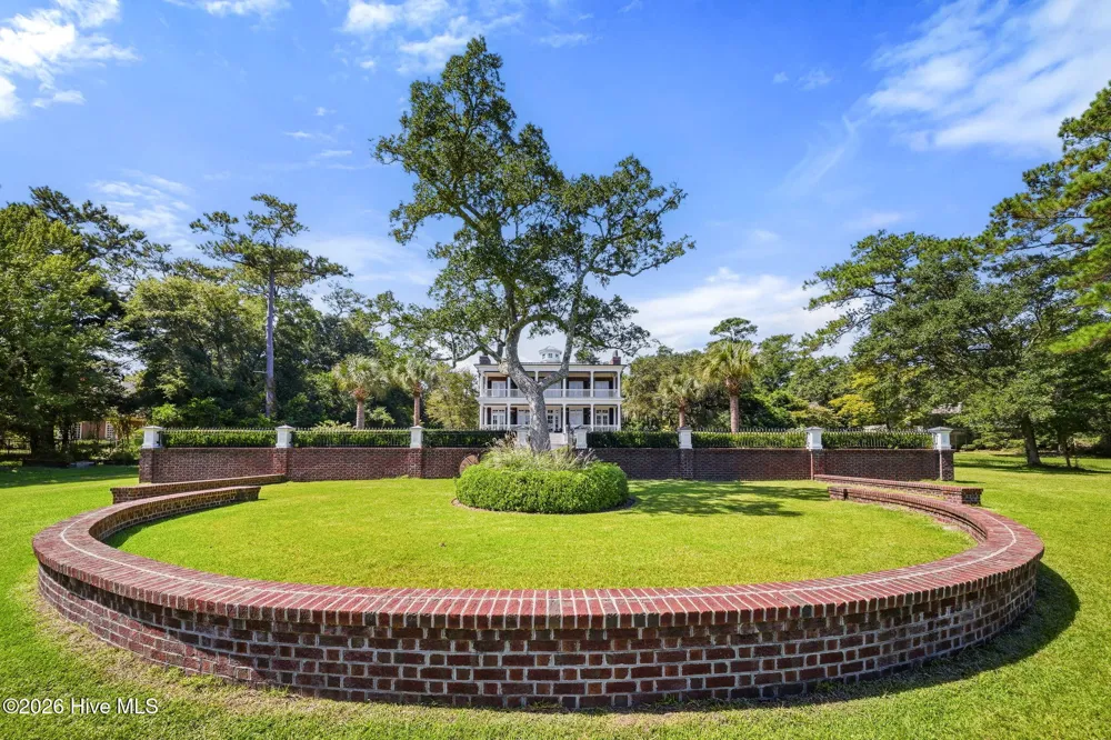 7903 Masonboro Sound Road Wilmington, NC 28409
