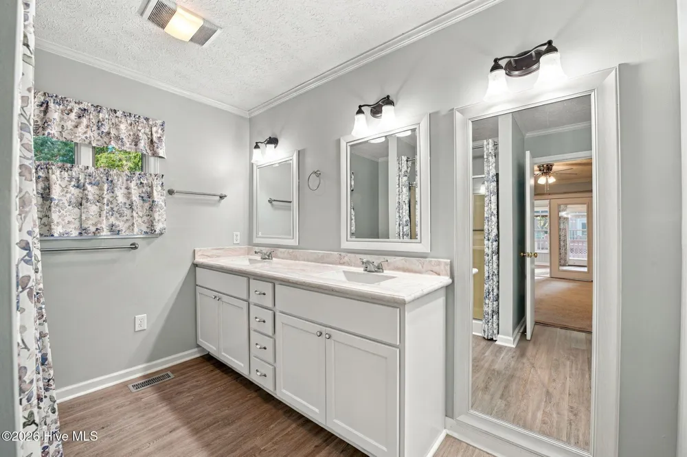 6207 Gondolier Drive New Bern, NC 28560