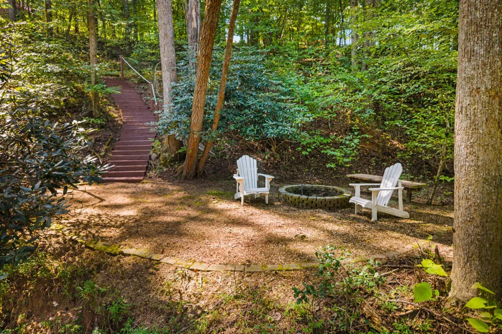 284 Major Ridge Road Blue Ridge, GA 30513