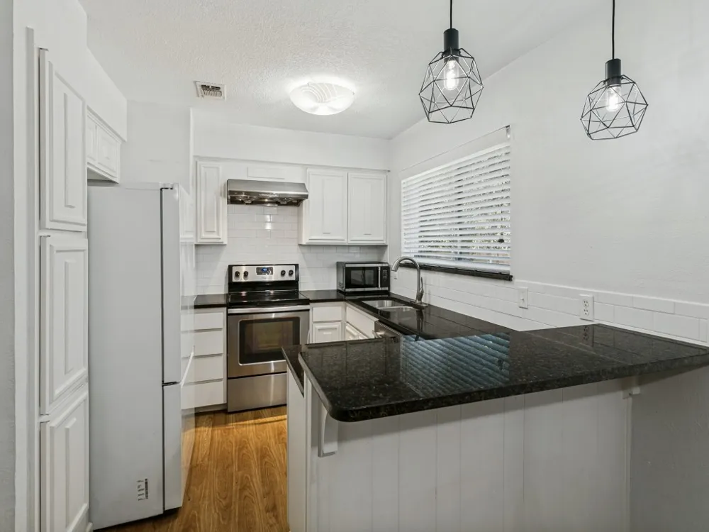 2305 Harvard Drive Arlington, TX 76015
