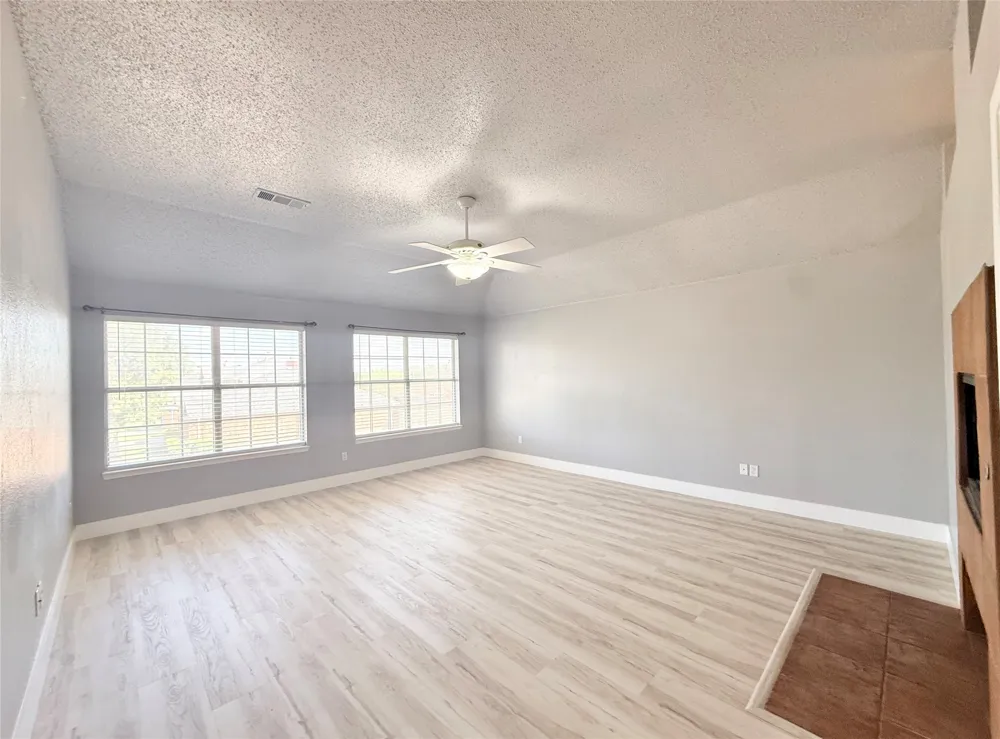 5709 Parkwood Trail Haltom City, TX 76137