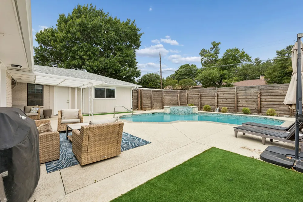 304 Meadowlark Drive Richardson, TX 75080