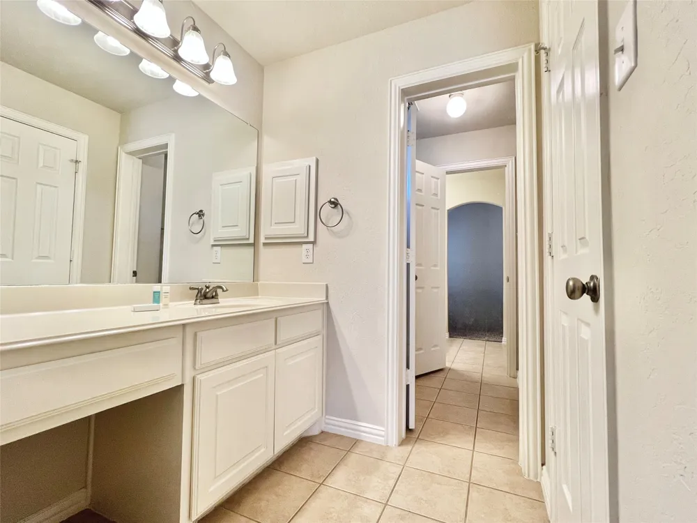 10404 OFFSHORE DRIVE Irving, TX 75063