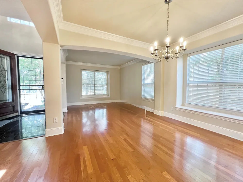 10404 OFFSHORE DRIVE Irving, TX 75063