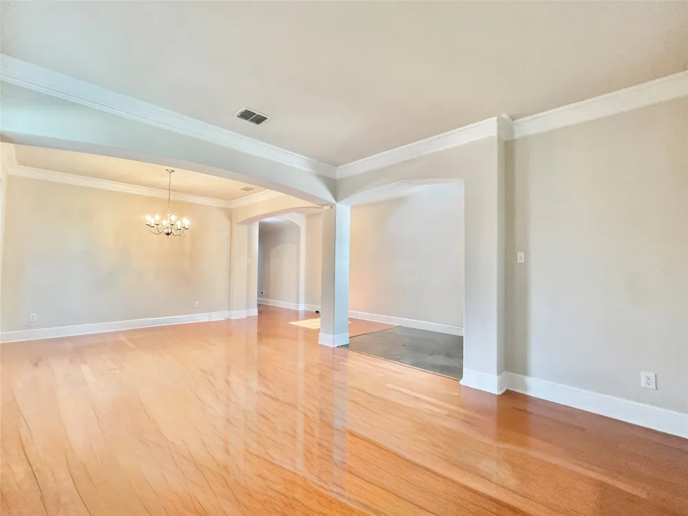 10404 OFFSHORE DRIVE Irving, TX 75063
