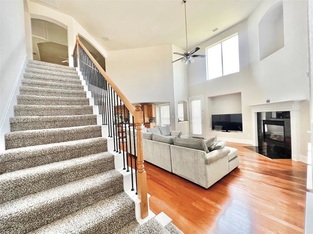 10404 OFFSHORE DRIVE Irving, TX 75063