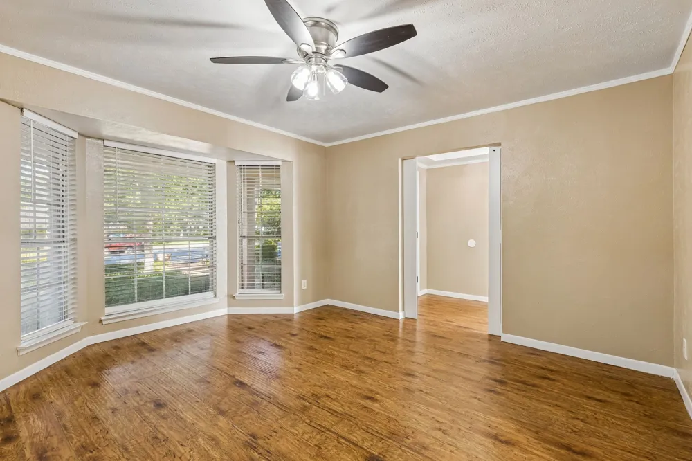 615 Country Green Lane Arlington, TX 76011