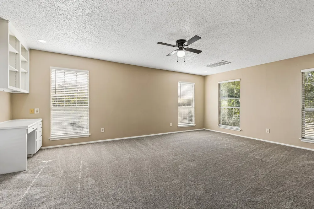 615 Country Green Lane Arlington, TX 76011