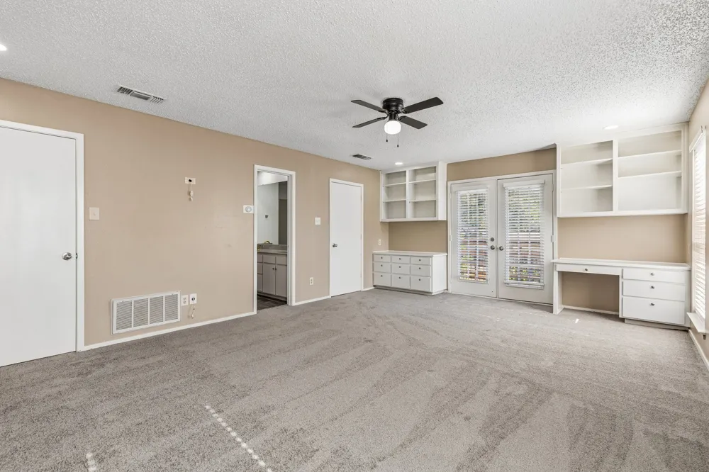 615 Country Green Lane Arlington, TX 76011