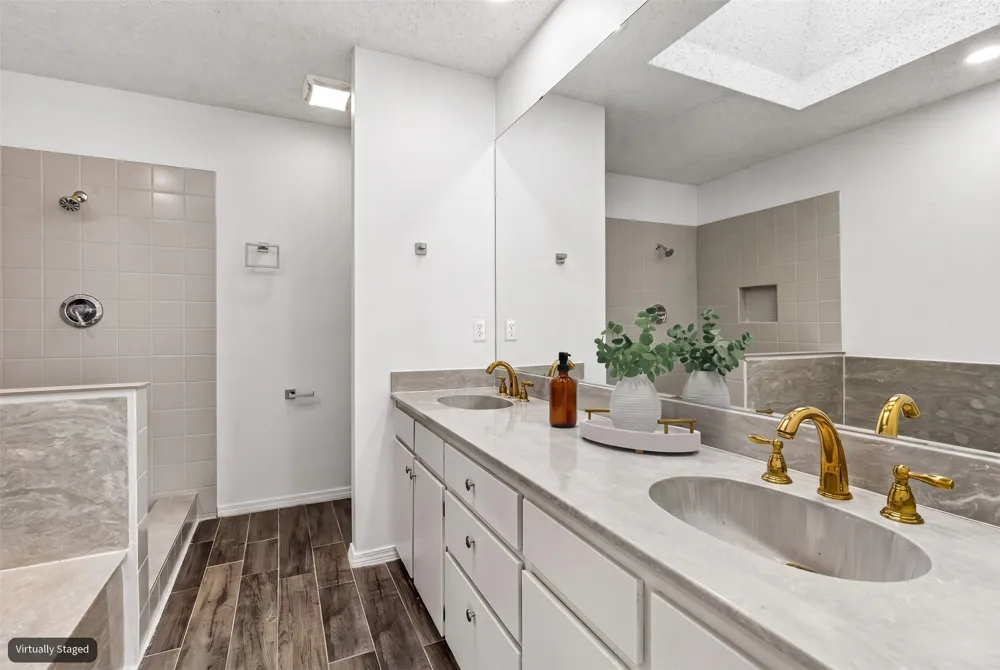 615 Country Green Lane Arlington, TX 76011