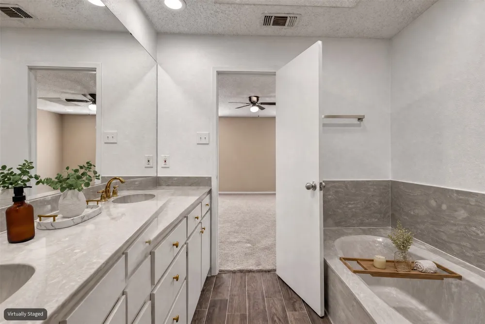 615 Country Green Lane Arlington, TX 76011