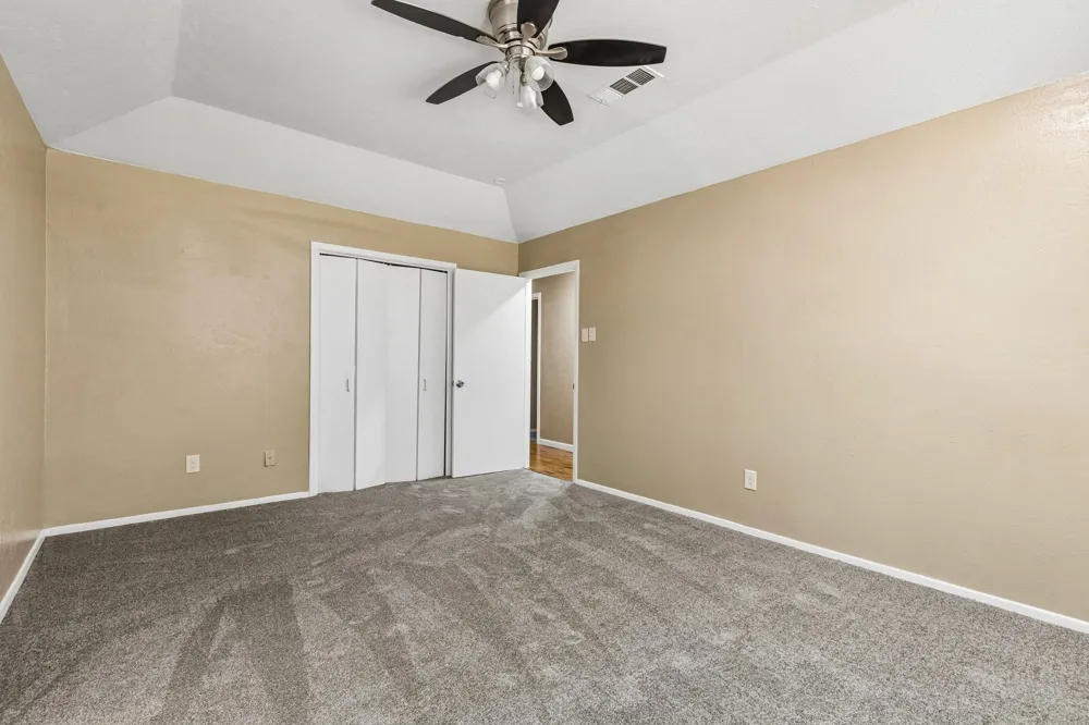 615 Country Green Lane Arlington, TX 76011