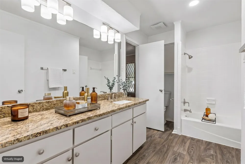 615 Country Green Lane Arlington, TX 76011