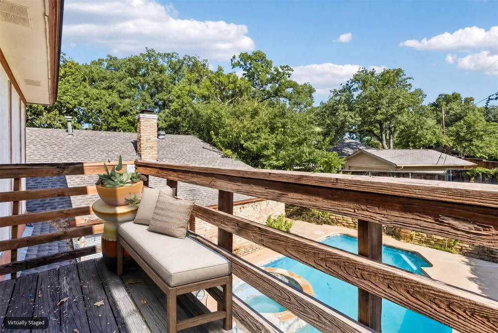 615 Country Green Lane Arlington, TX 76011