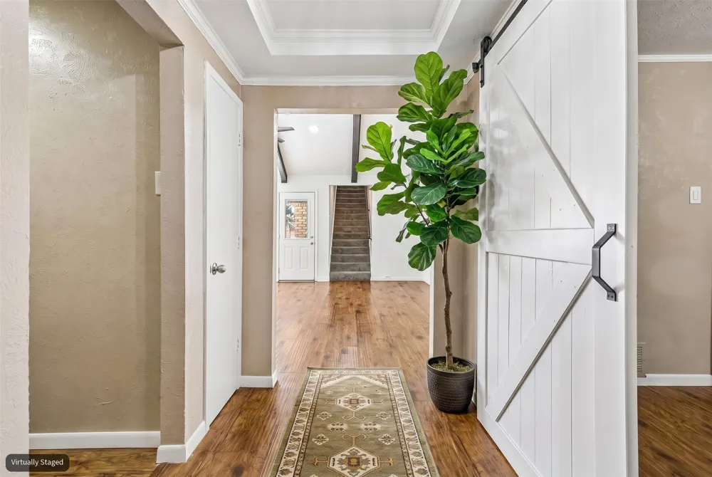 615 Country Green Lane Arlington, TX 76011