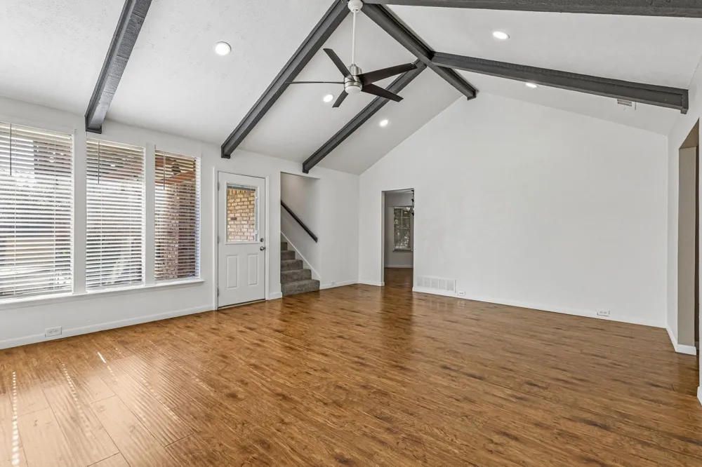 615 Country Green Lane Arlington, TX 76011