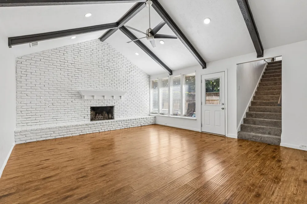 615 Country Green Lane Arlington, TX 76011