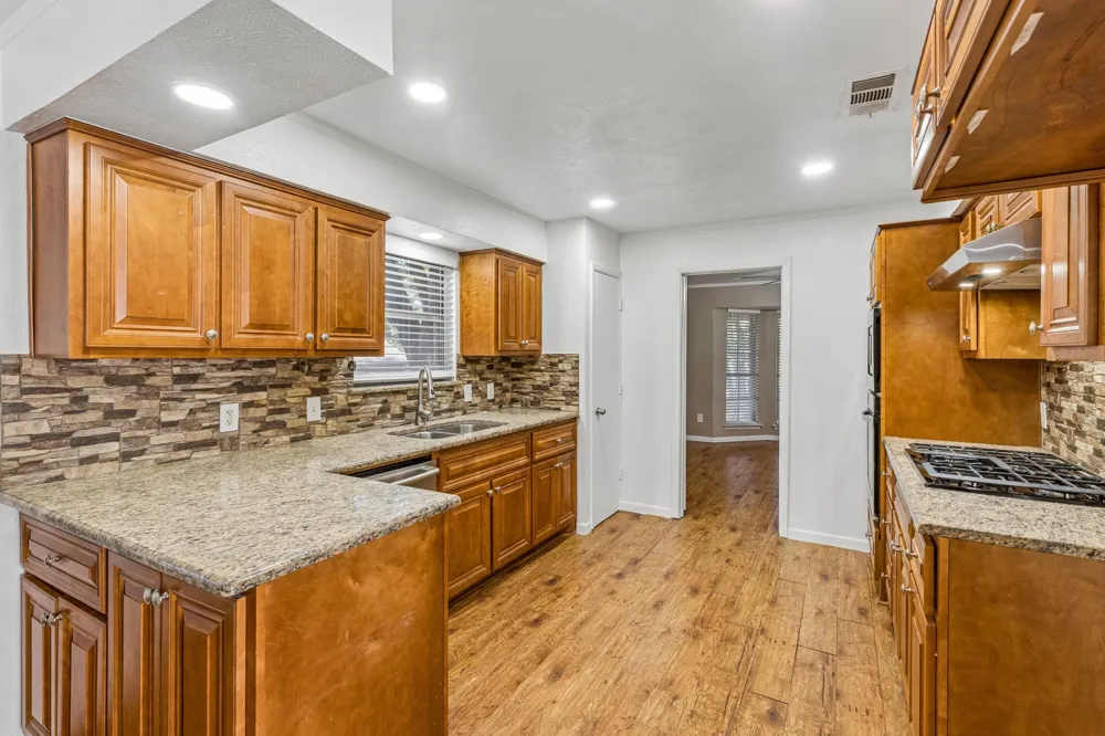615 Country Green Lane Arlington, TX 76011
