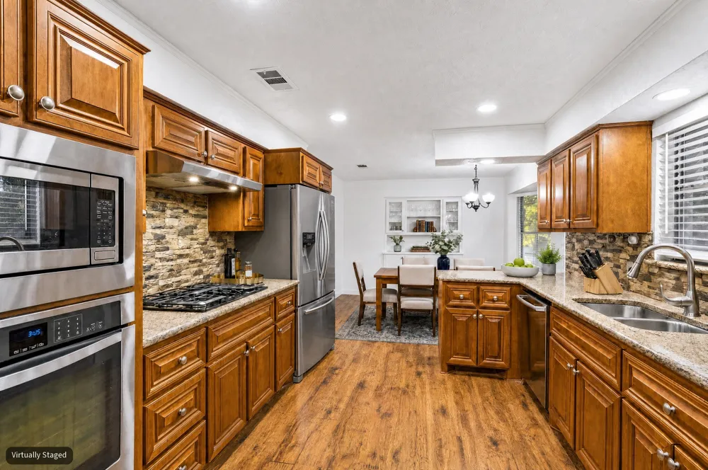 615 Country Green Lane Arlington, TX 76011