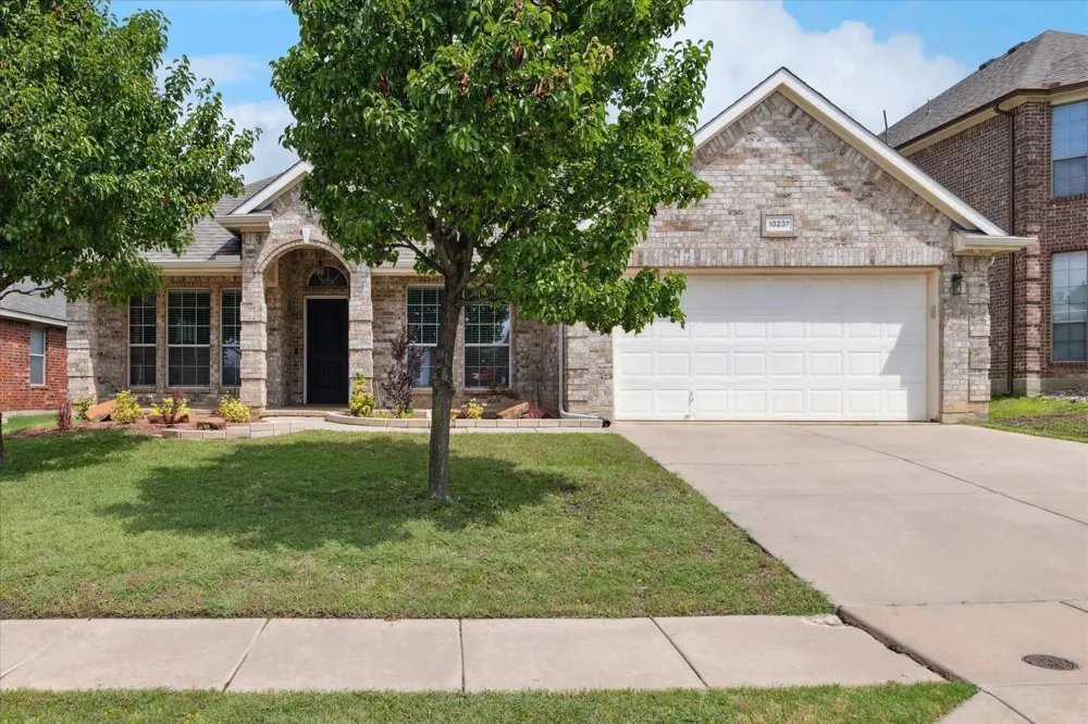 10237 Red Bluff Lane Fort Worth, TX 76177