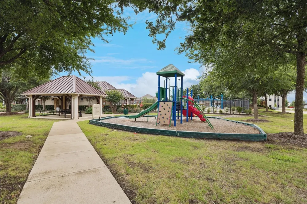 10237 Red Bluff Lane Fort Worth, TX 76177