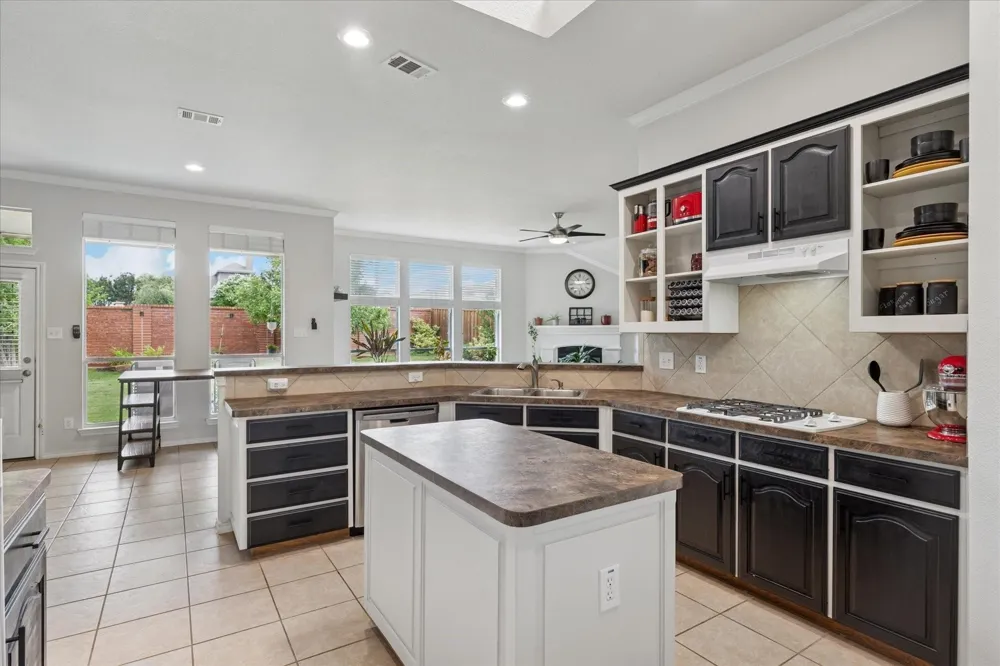 10237 Red Bluff Lane Fort Worth, TX 76177