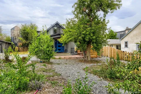 5699 W 10th Avenue